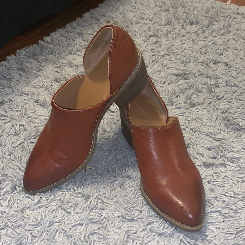 Universal Thread brown Bootie